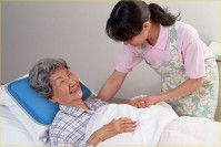 Dịch vụ chăm sóc người già tại nhà uy tín, chuyên nghiệp